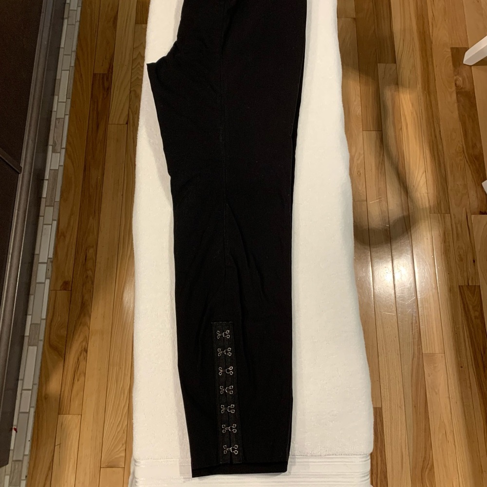 Bisou Bisou black pants size 12